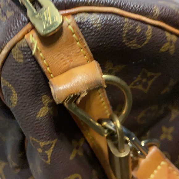 Louis Vuitton Duffle Bag - Picture 4 of 5